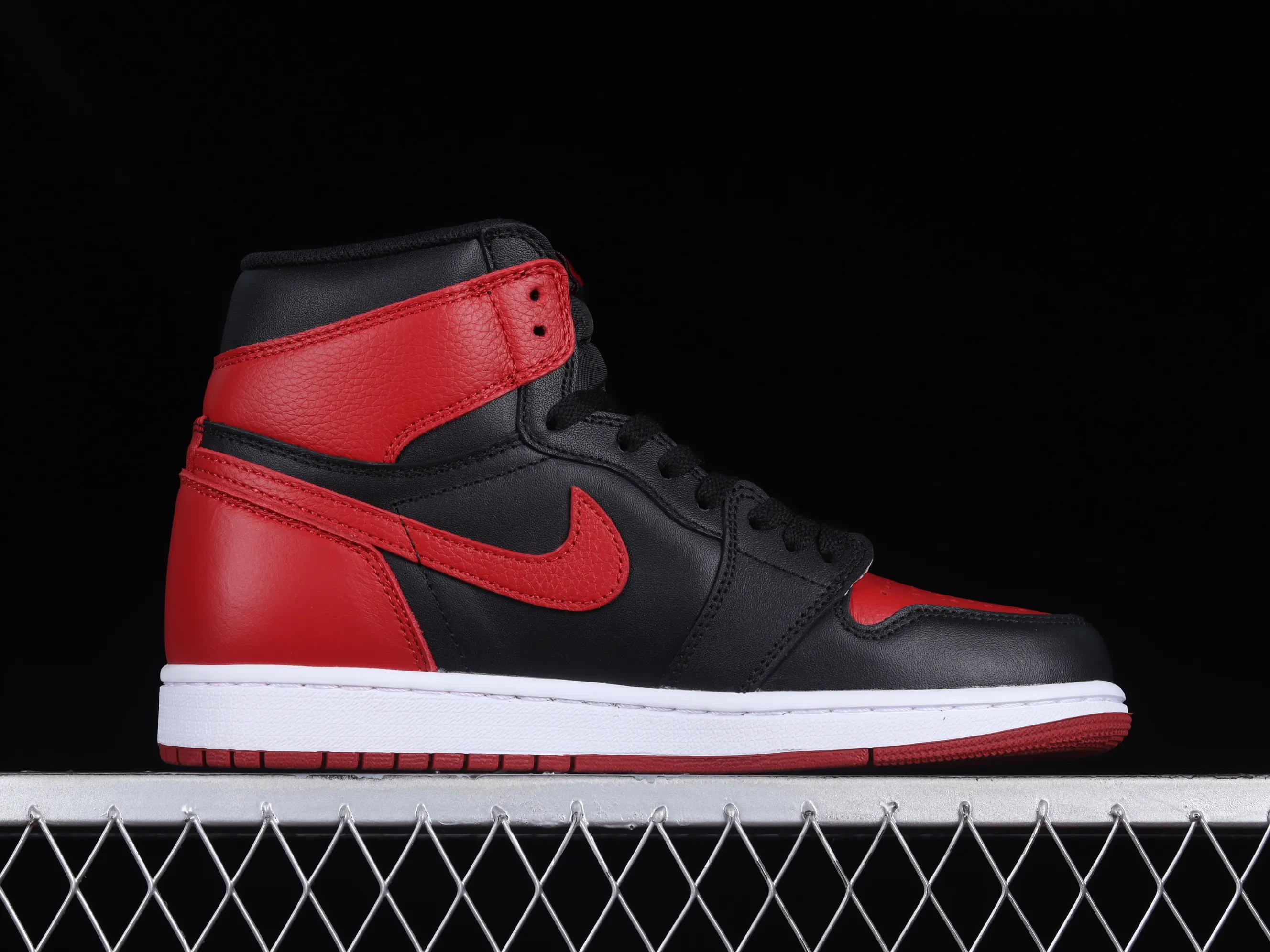 All categories Air Jordan Jordan series basketball shoes Air Jordan 1 High Air Jordan 1 Retro High OG Banned AJ1 banned Joe 1 black and red high-top basketball shoes 555088-001